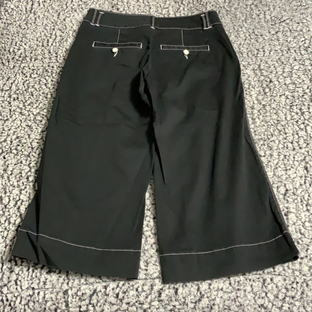 White House Black Market Black Capri Wide leg size 2 - Picture 4 of 4